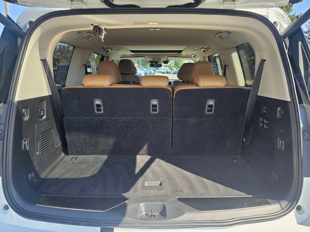 Used 2025 INFINITI QX80 Sensory AWD/4WD image 15