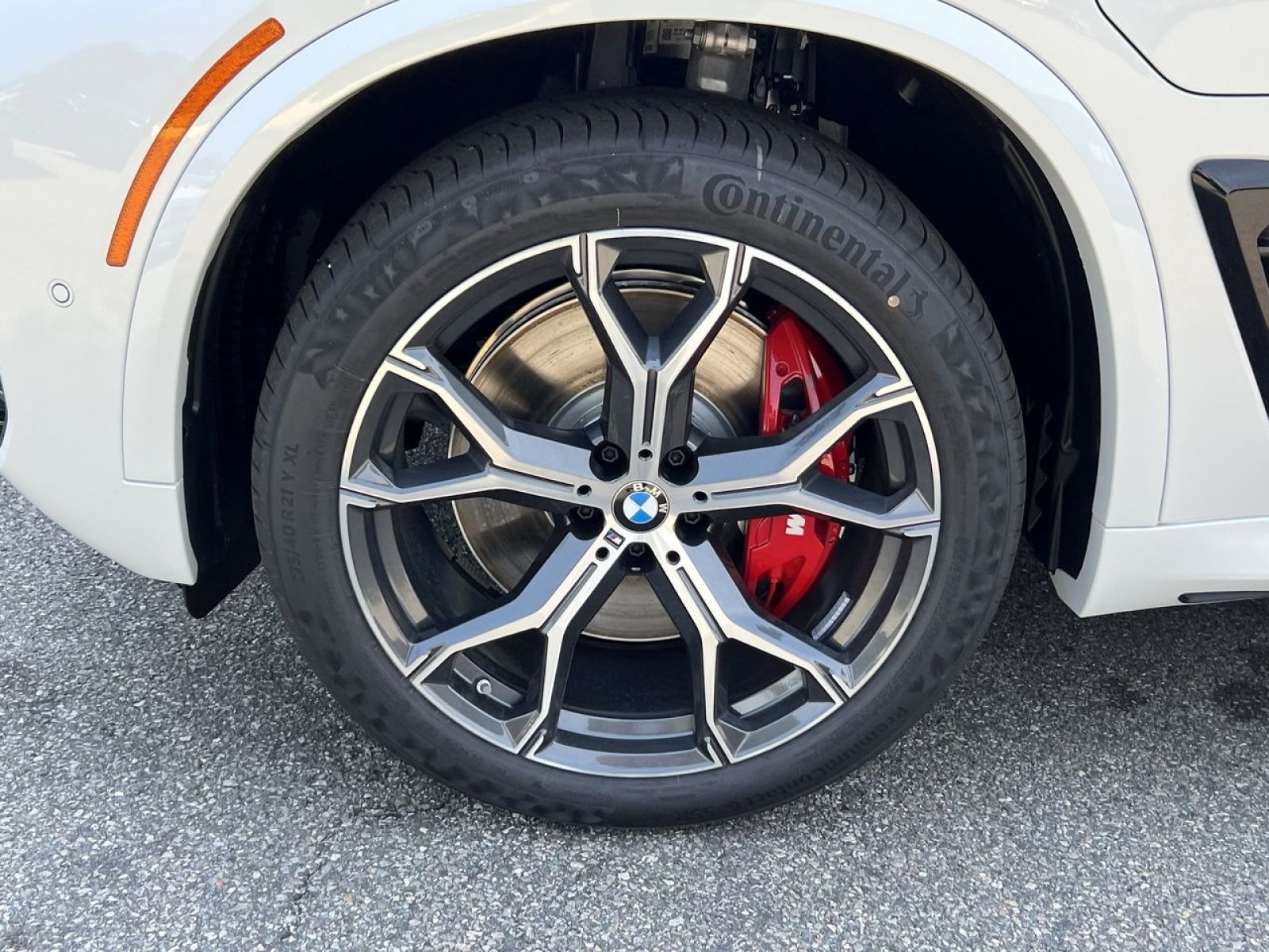 Certified 2026 BMW X5 xDrive50e w/ M Sport Package AWD/4WD image 9
