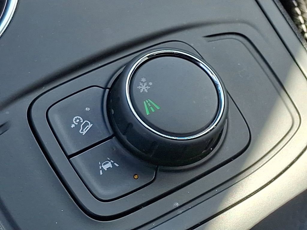 Used 2022 GMC Terrain SLE image 23