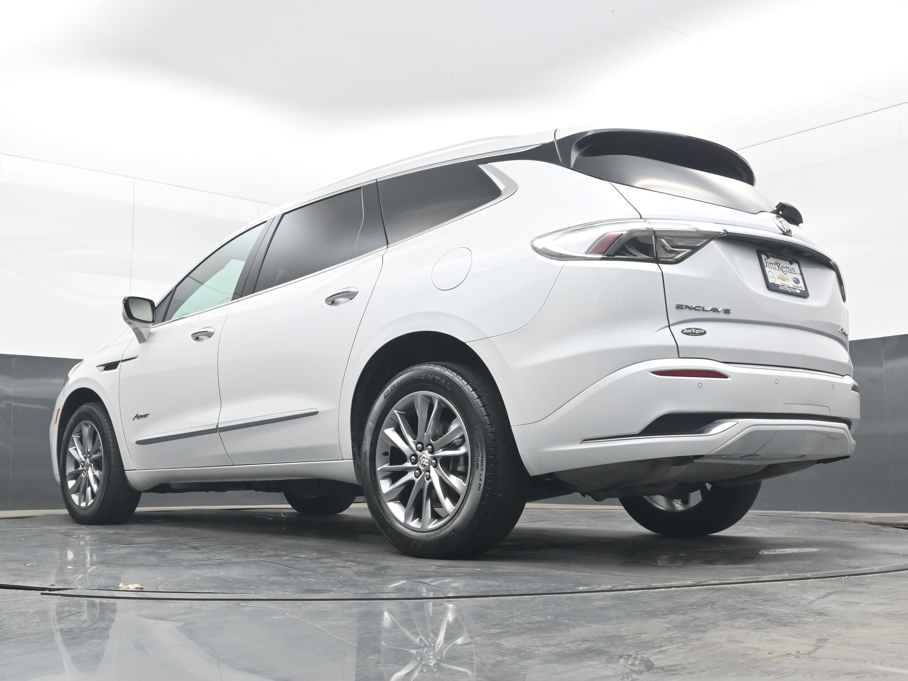Used 2024 Buick Enclave Avenir FWD image 16