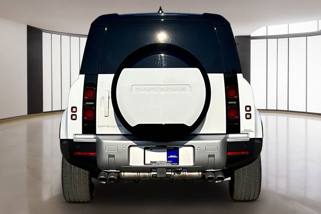 Used 2024 Land Rover Defender 110 SE AWD/4WD image 5