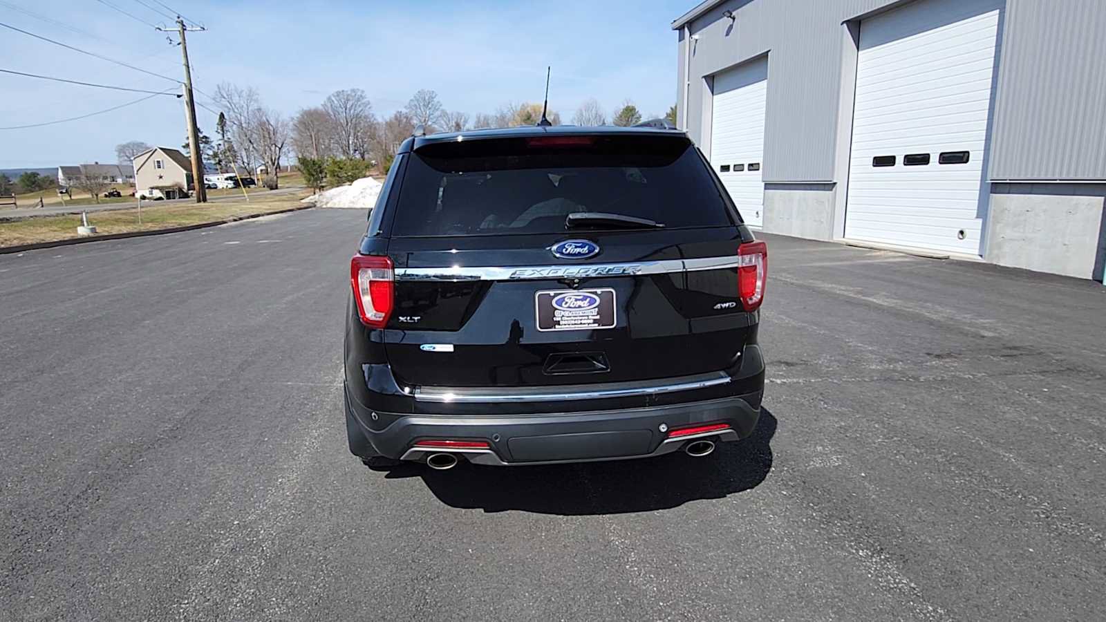 Used 2018 Ford Explorer XLT w/ Equipment Group 202A image 7