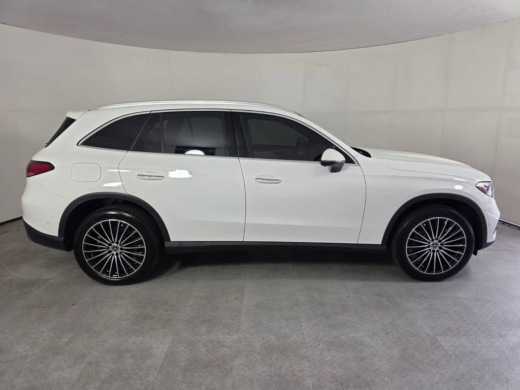Certified 2025 Mercedes-Benz GLC 300 image 3