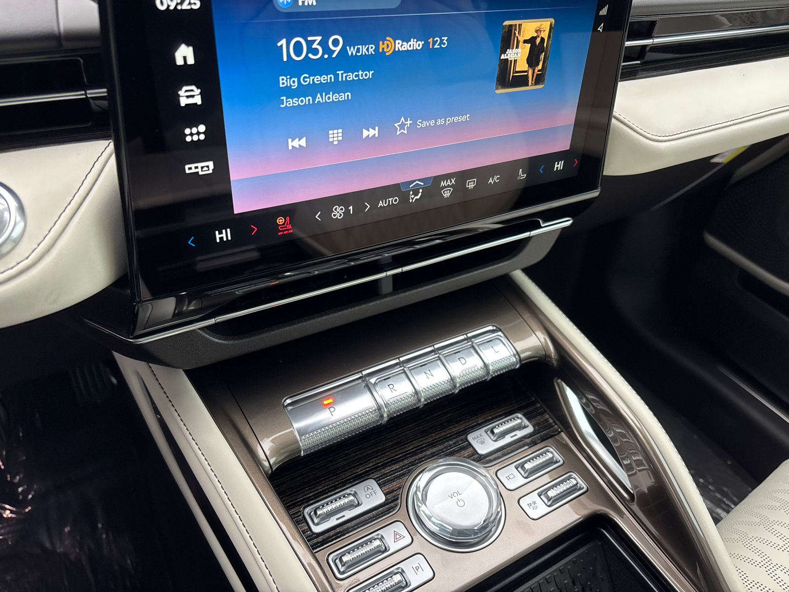 New 2026 Lincoln Nautilus Black Label image 23