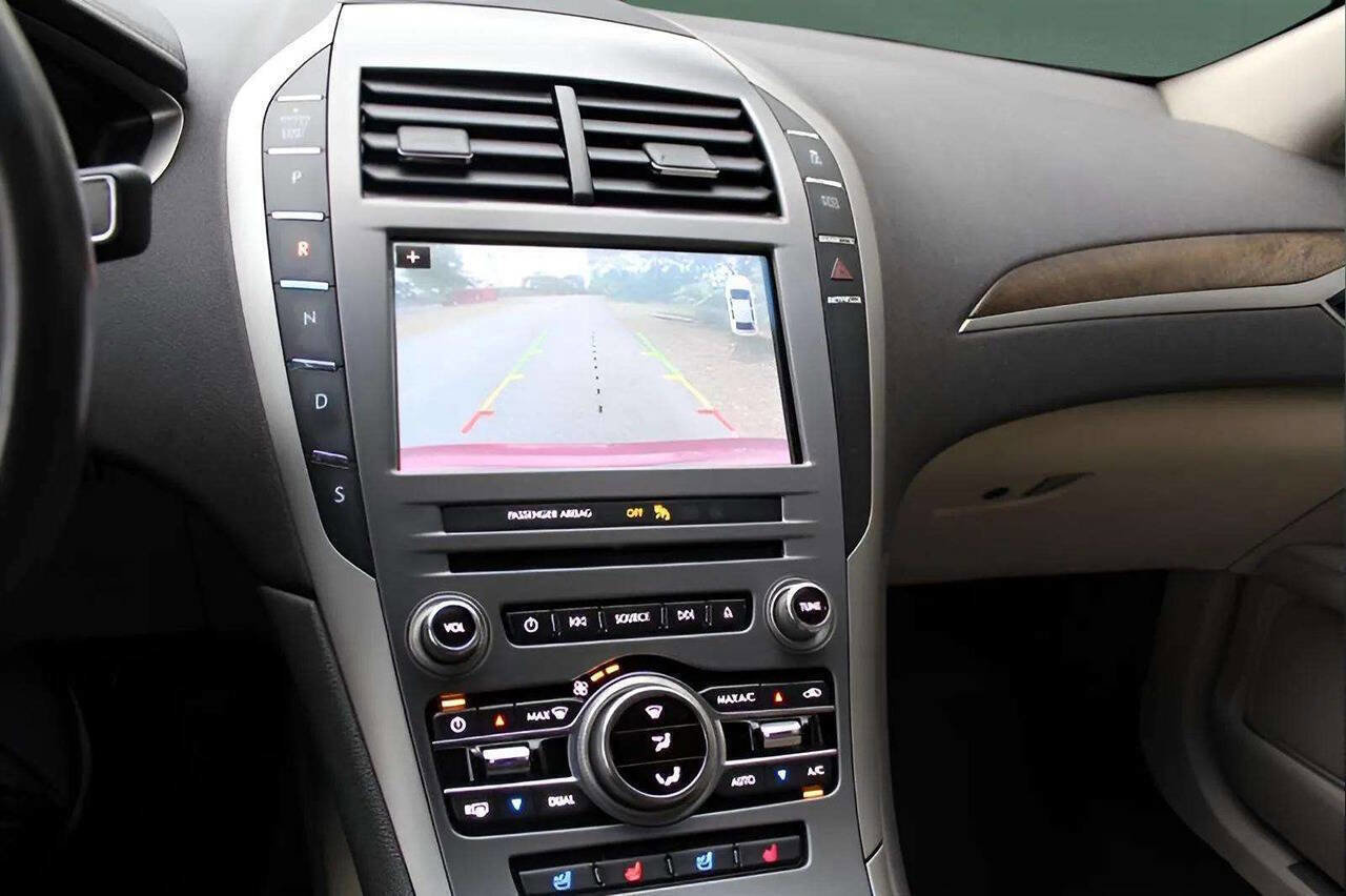 Used 2017 Lincoln MKZ Reserve image 17