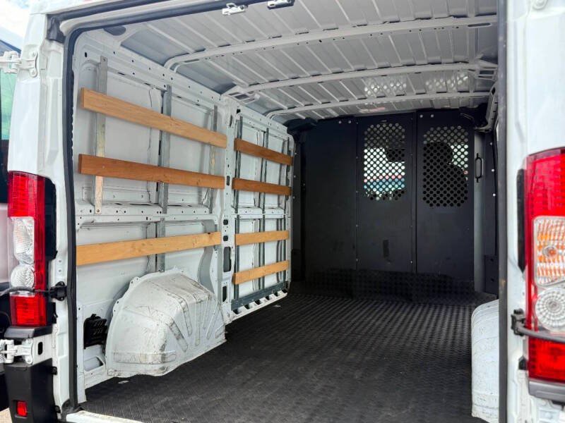 Used 2025 RAM ProMaster 2500 w/ U-Haul Equipment Group FWD image 7