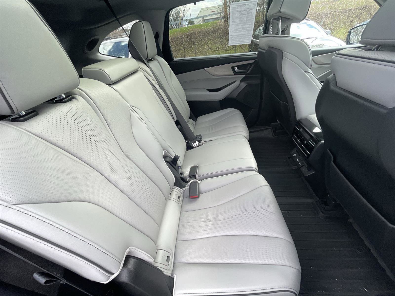 Used 2023 Acura MDX SH-AWD w/ Advance Package image 23