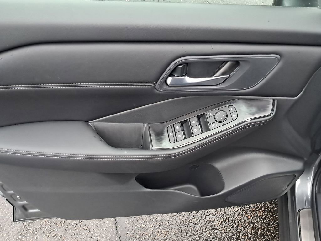 New 2026 Nissan Rogue SV image 11