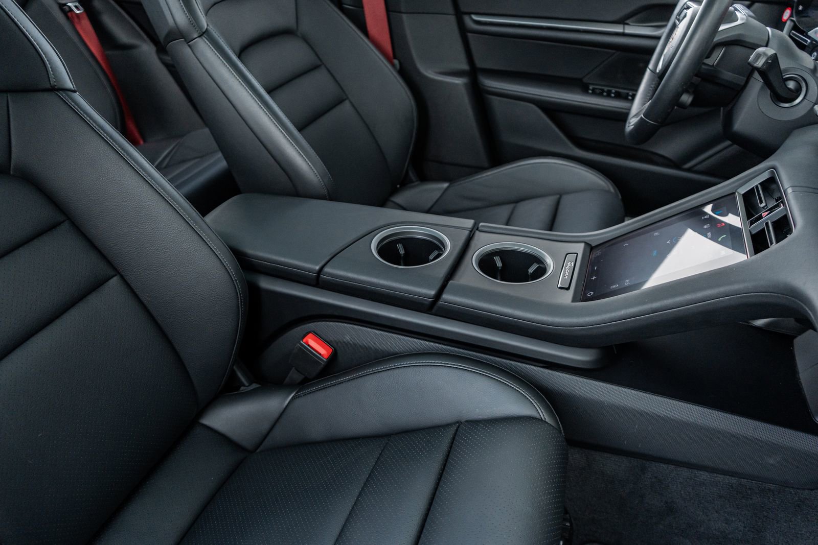 Used 2025 Porsche Taycan image 46