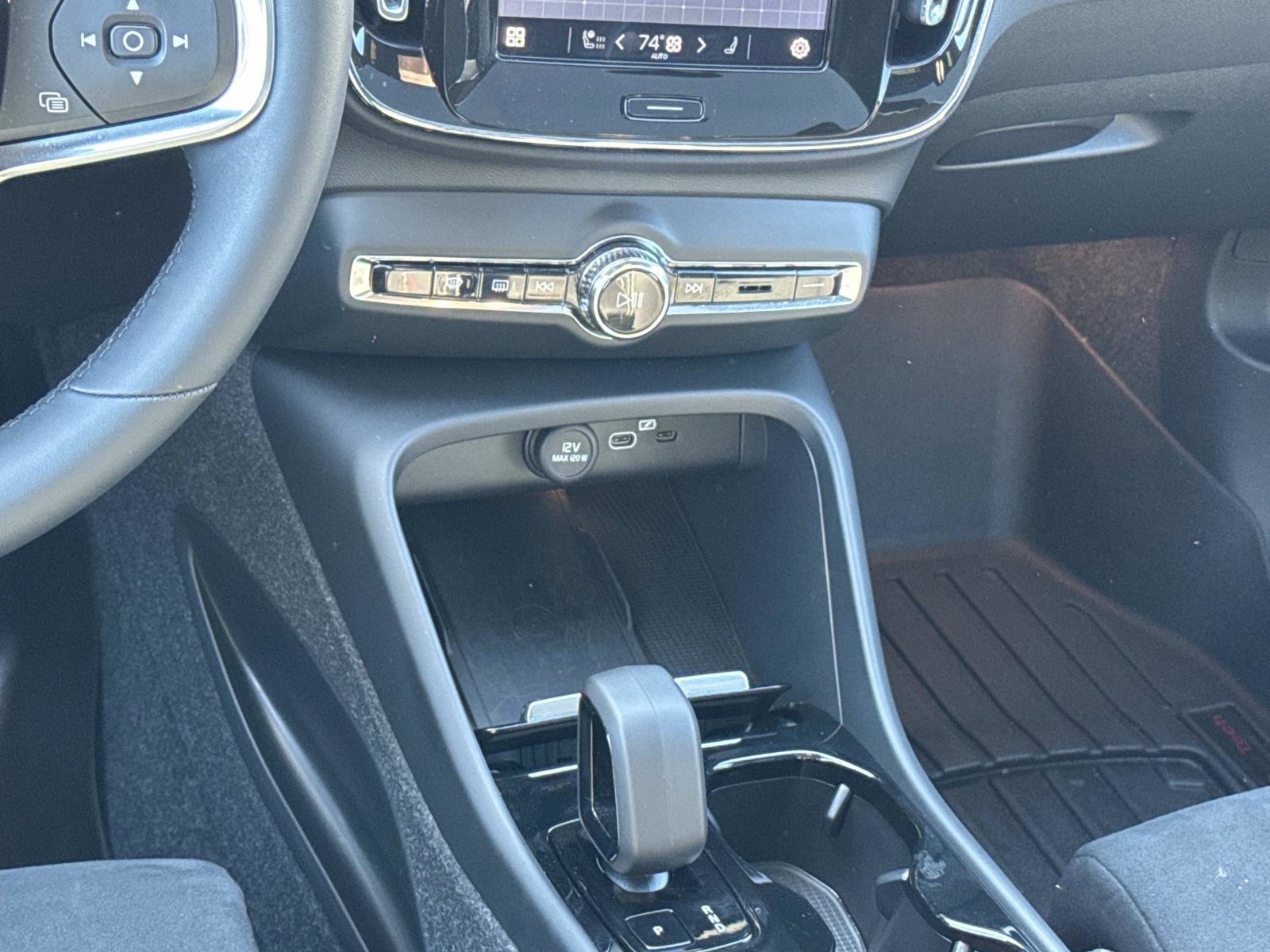 Used 2024 Volvo C40 P8 Recharge Ultimate image 4