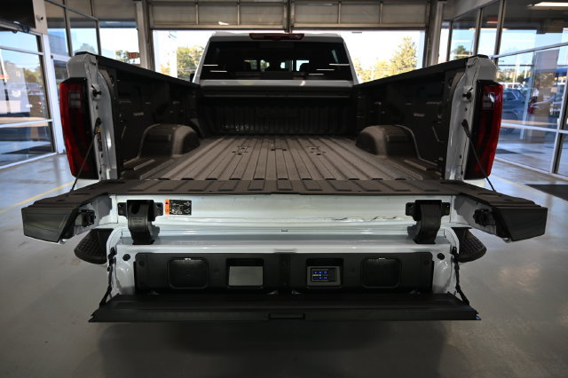 New 2026 GMC Sierra 3500 Denali Ultimate AWD/4WD image 8