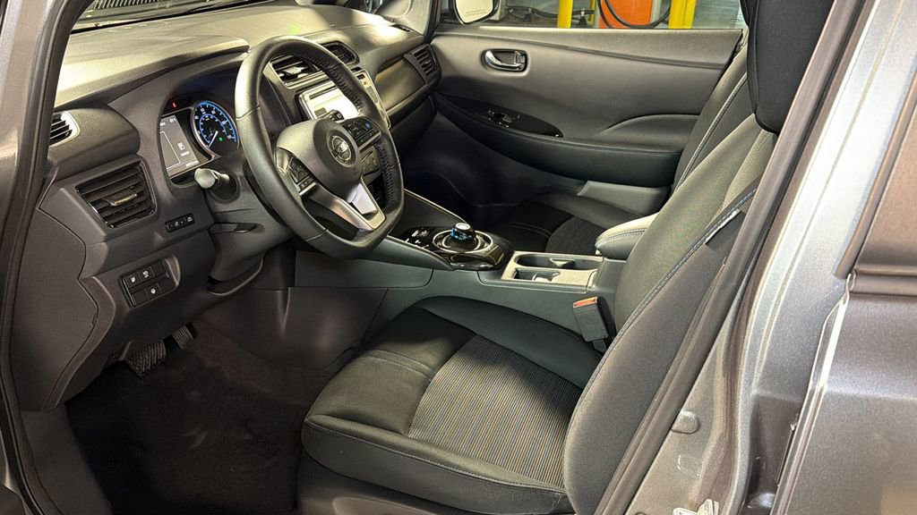 Used 2018 Nissan Leaf SV w/ SV Technology Package image 22