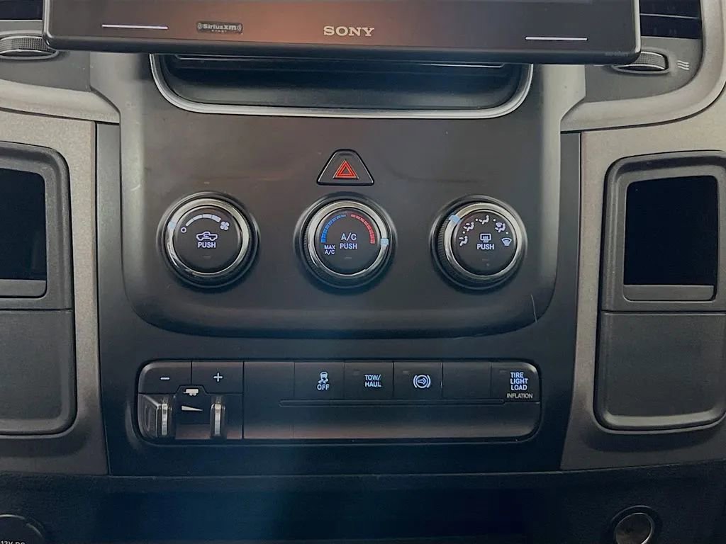 Used 2013 RAM 2500 Tradesman w/ Chrome Appearance Group image 16