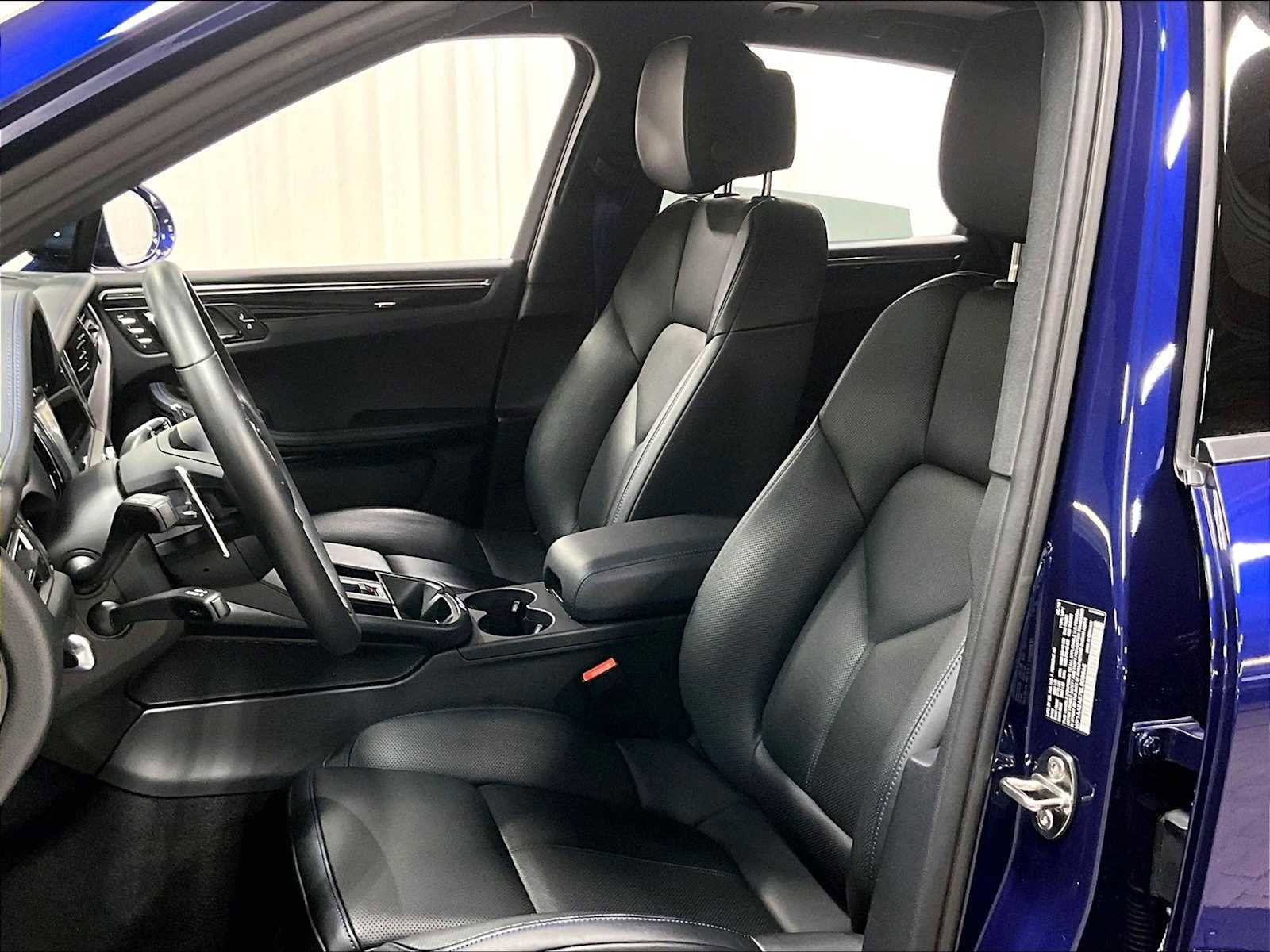 Used 2025 Porsche Macan image 8