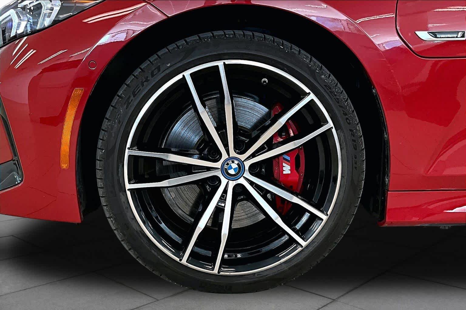Used 2023 BMW 330e xDrive w/ M Sport Package AWD/4WD image 10