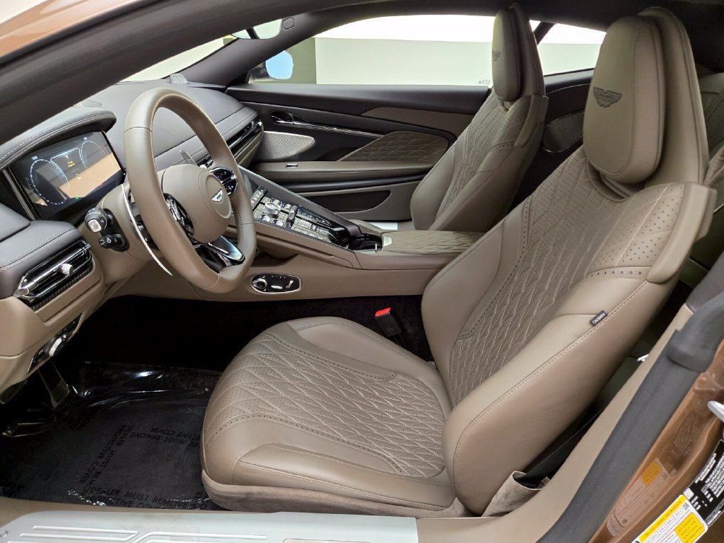 Used 2024 Aston Martin DB12 Coupe RWD image 17