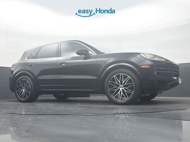 Used 2025 Porsche Cayenne image 27