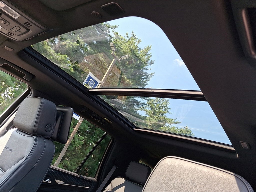 Certified 2023 GMC Yukon Denali w/ Denali Reserve Package image 16