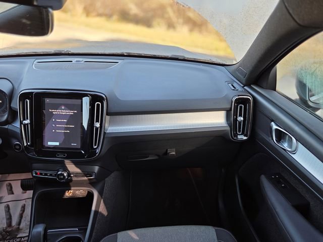 Used 2023 Volvo XC40 B5 Core image 18