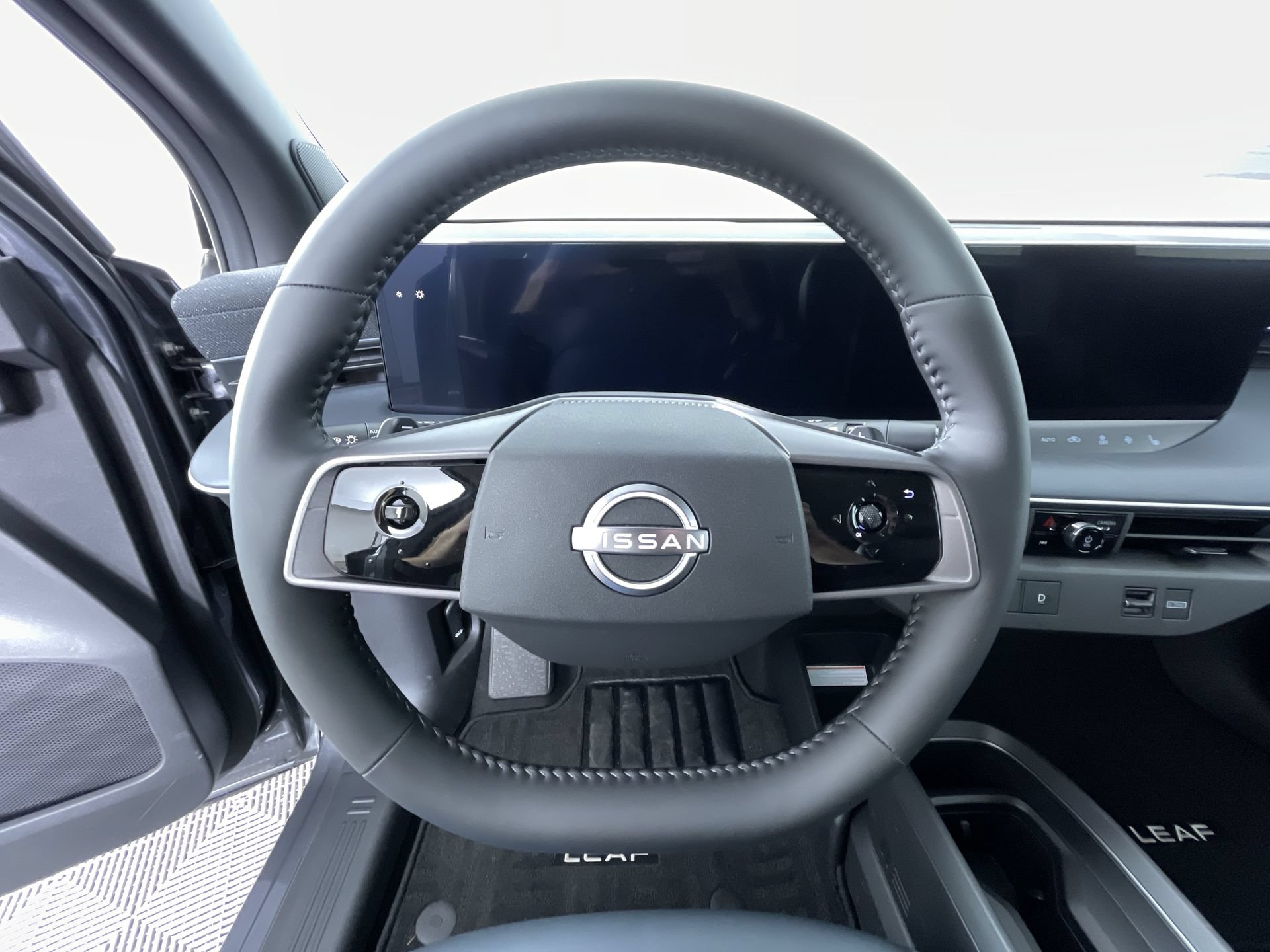 New 2026 Nissan Leaf SV+ w/ Floor Mat Package (SV+) FWD image 16
