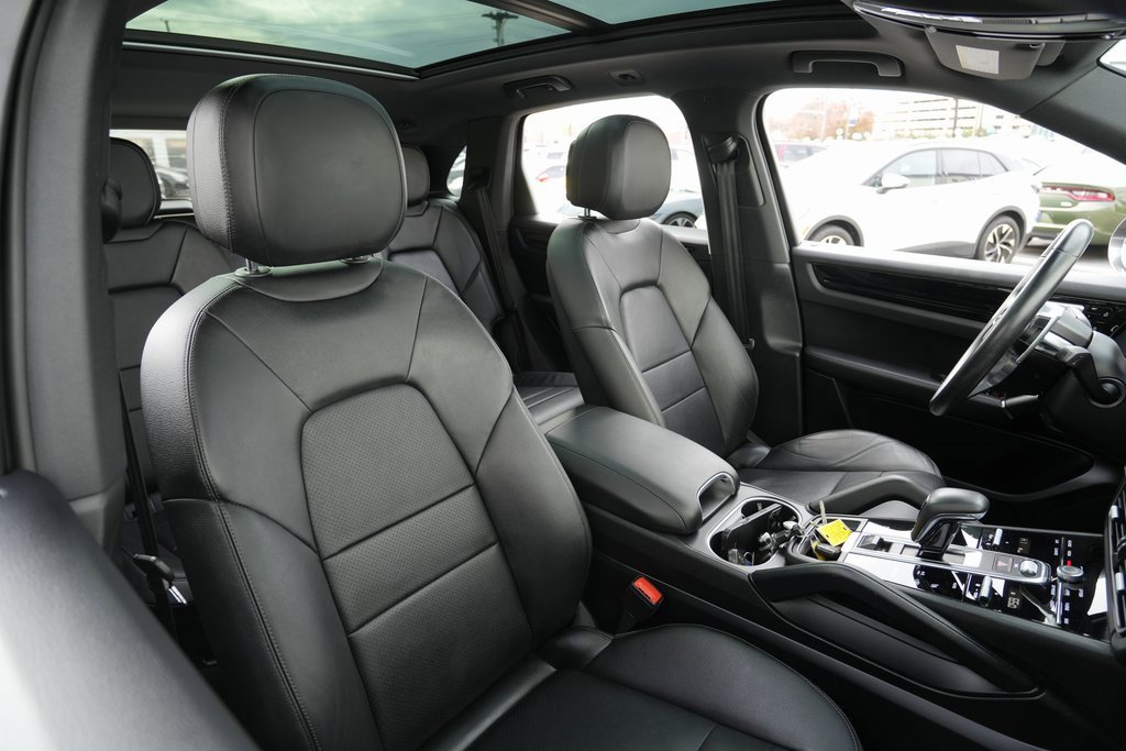 Used 2020 Porsche Cayenne image 26