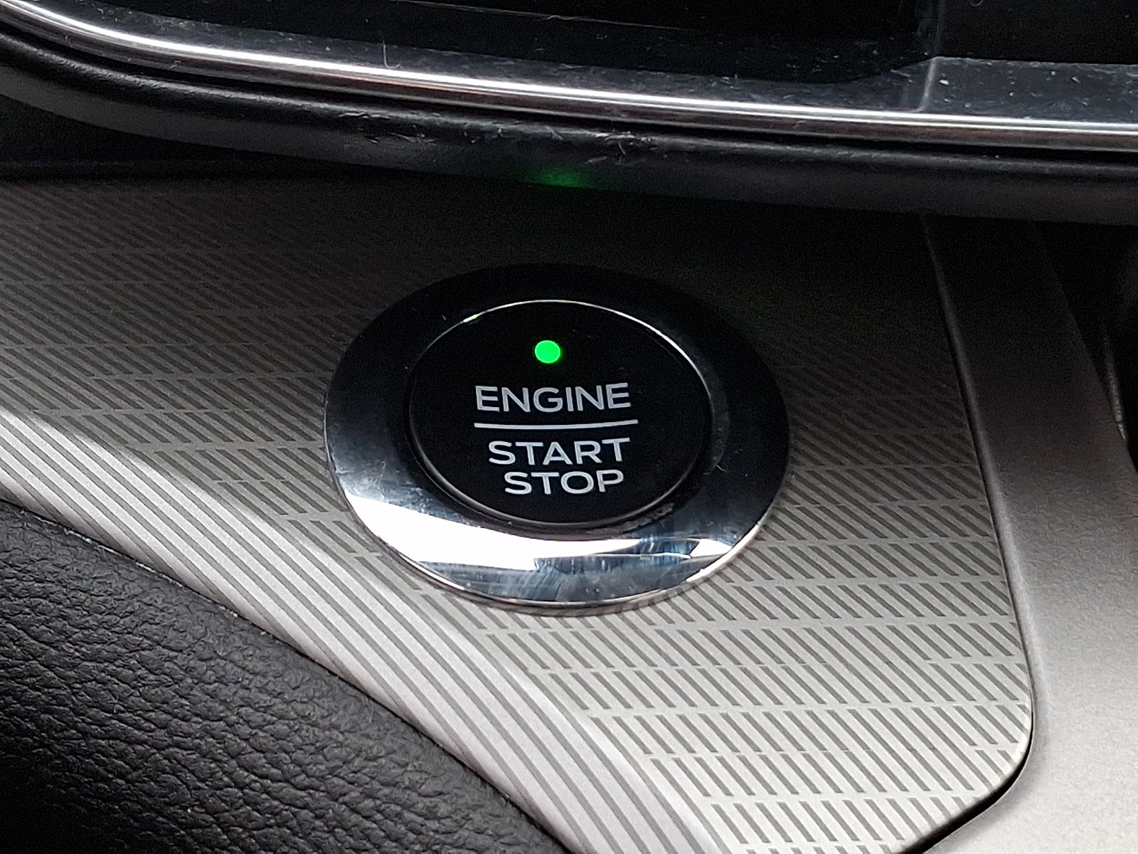 Used 2021 Ford Explorer XLT w/ Equipment Group 202A image 26