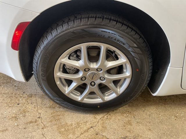 Used 2024 Chrysler Pacifica Touring-L image 36