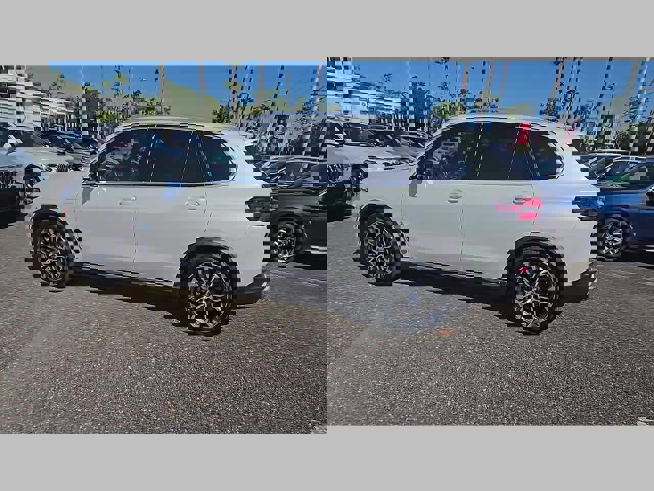 Certified 2025 BMW X5 xDrive50e w/ Premium Package image 23