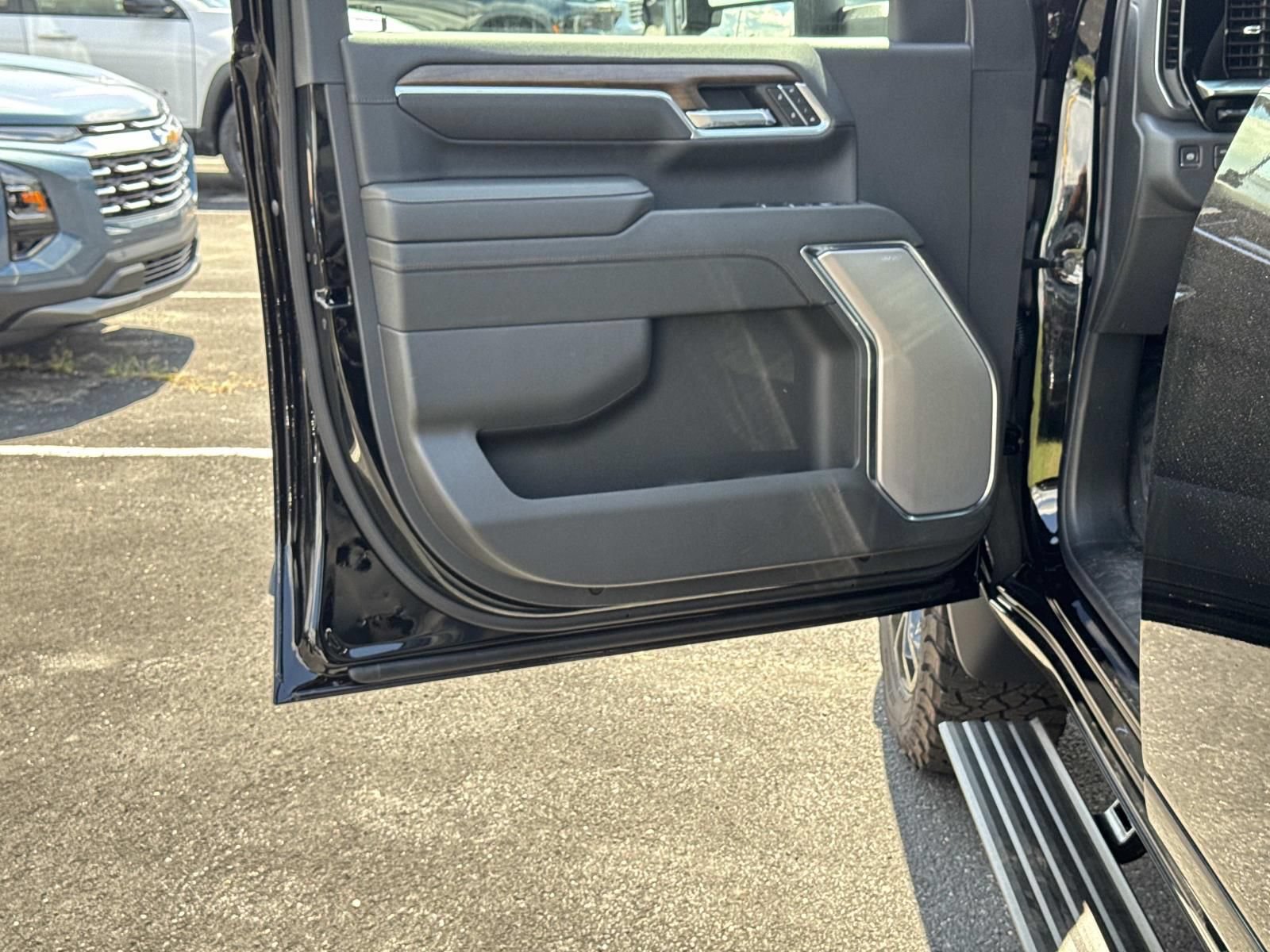 New 2026 Chevrolet Silverado 2500 High Country w/ High Country Premium Package AWD/4WD image 14