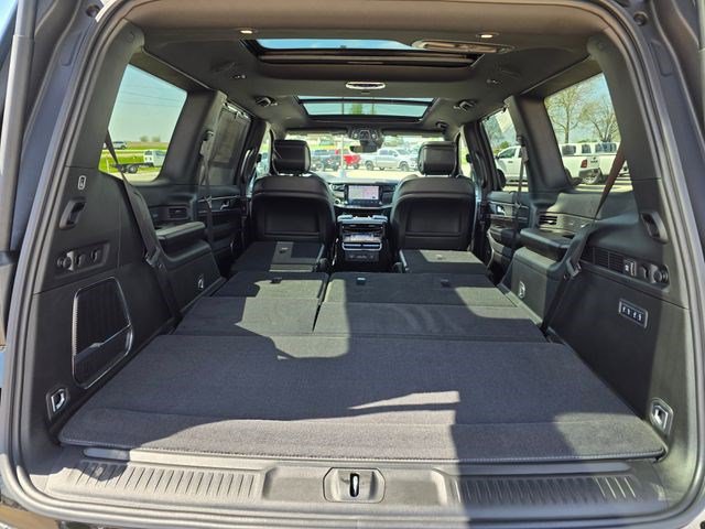 New 2026 Jeep Grand Wagoneer Limited AWD/4WD image 13