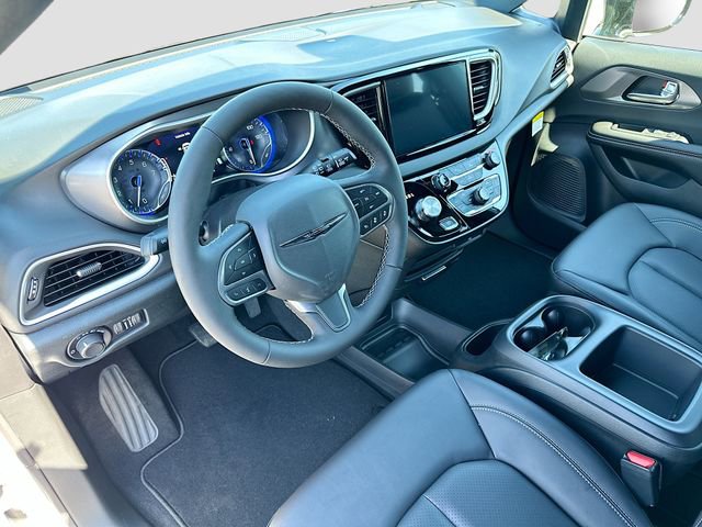 New 2026 Chrysler Voyager LX image 6