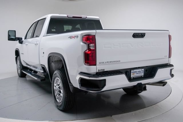 Used 2025 Chevrolet Silverado 2500 LT w/ Convenience Package AWD/4WD image 4