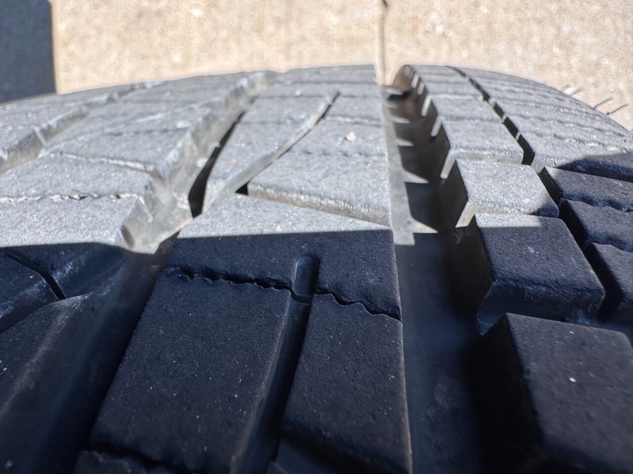 Used 2015 GMC Canyon SLT w/ Driver Alert Package image 5