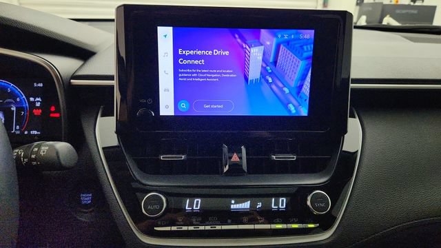 Used 2025 Toyota Corolla Cross XLE w/ Convenience Package FWD image 16