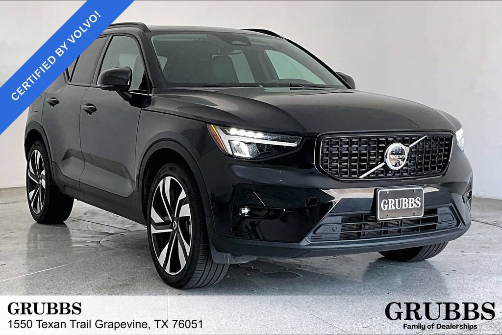 Used 2025 Volvo XC40 B5 Plus