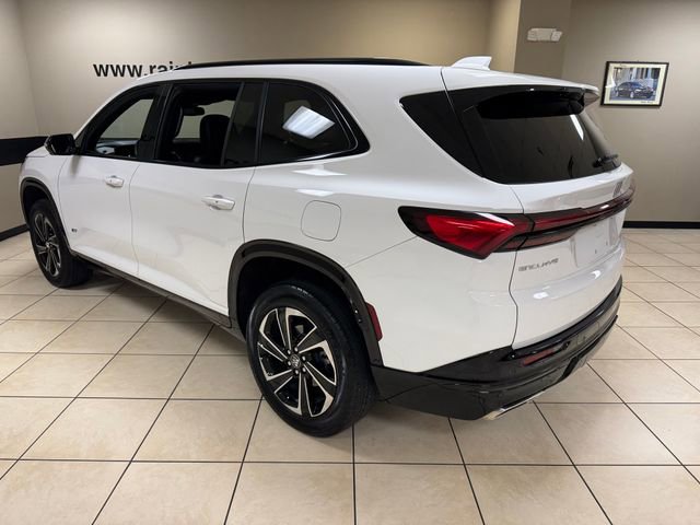 Used 2025 Buick Enclave Sport Touring FWD image 4