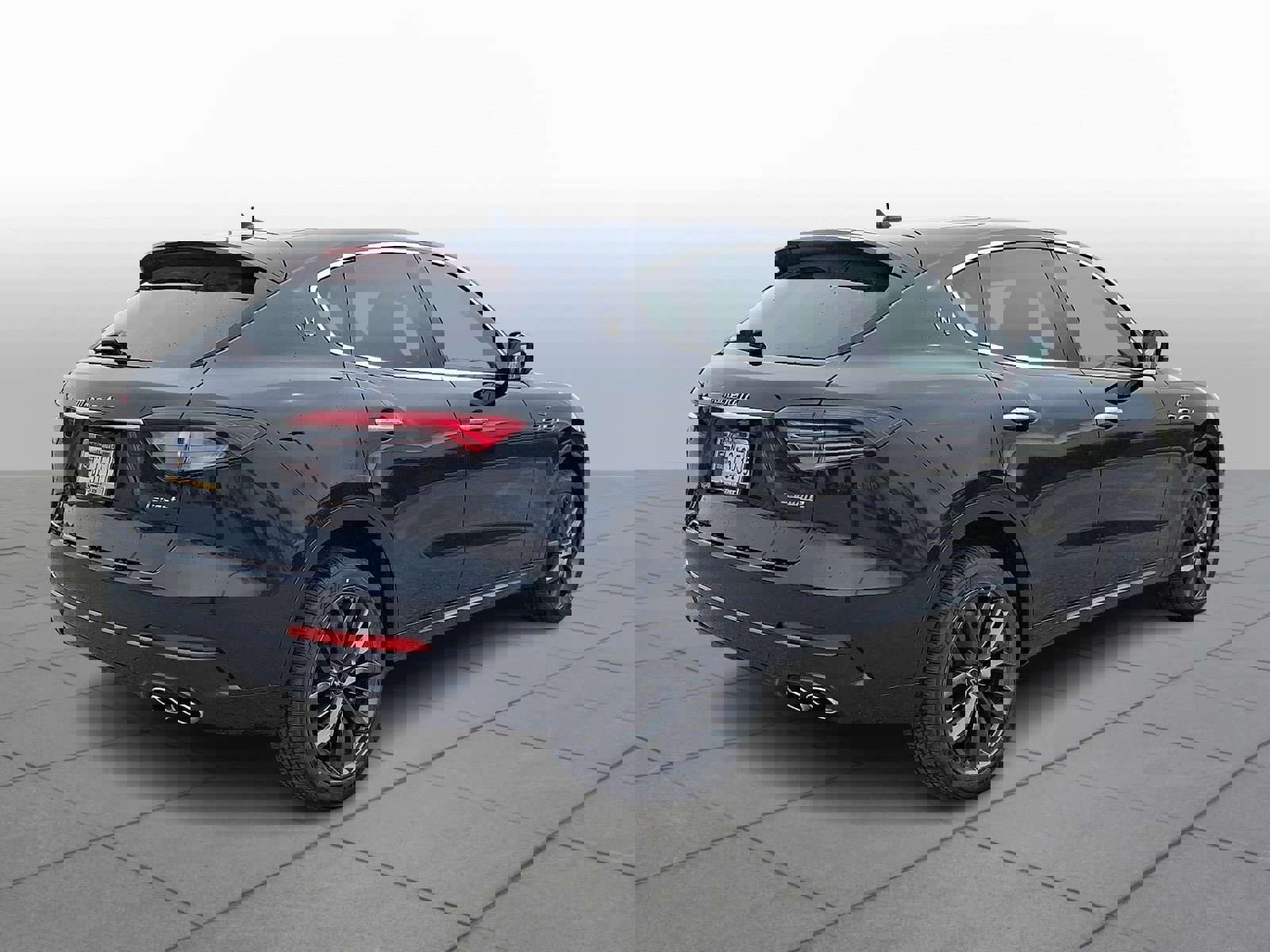 Used 2024 Maserati Levante GT Ultima image 6