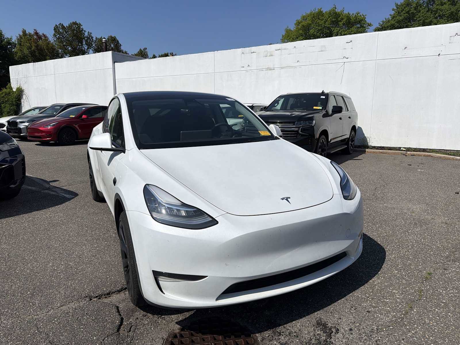 Used 2023 Tesla Model Y AWD image 2