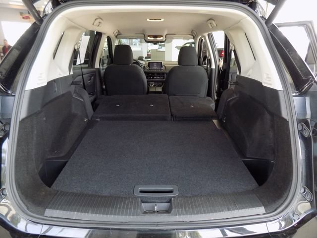 Used 2025 Nissan Rogue SV image 30