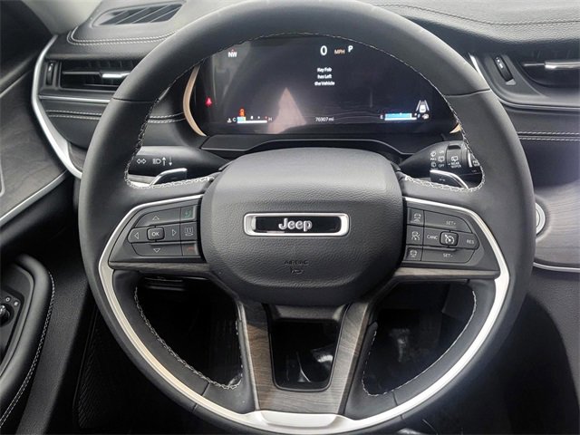 Used 2023 Jeep Grand Cherokee Limited image 15