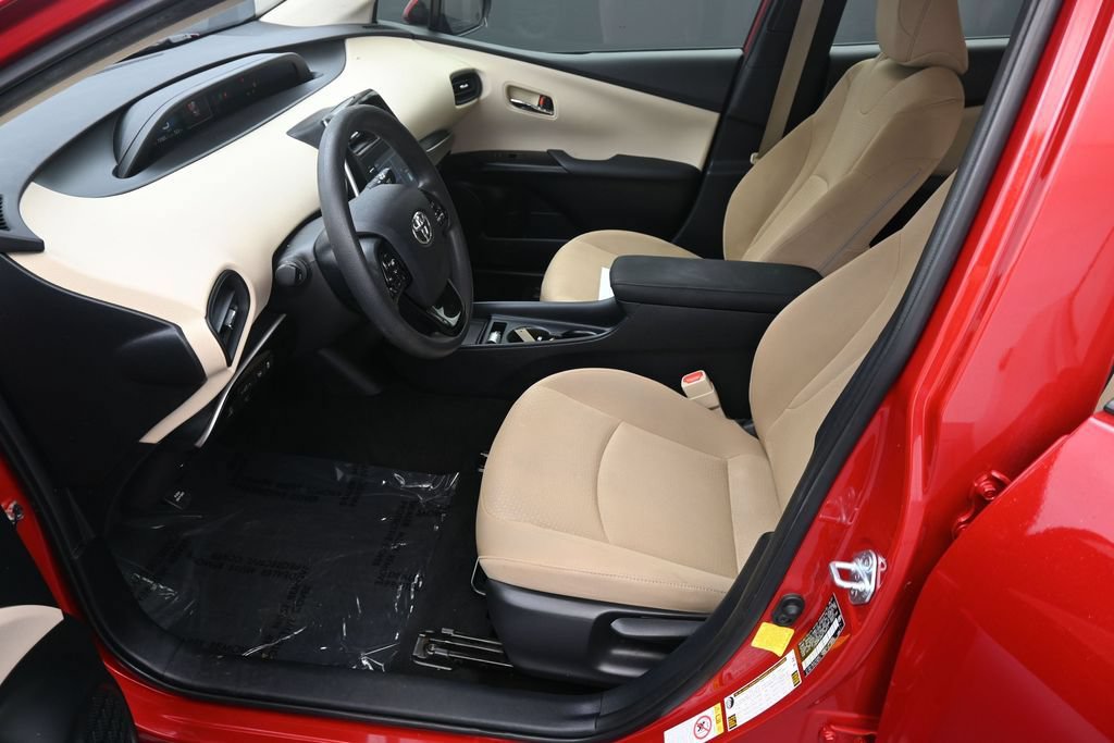 Used 2021 Toyota Prius LE FWD image 16