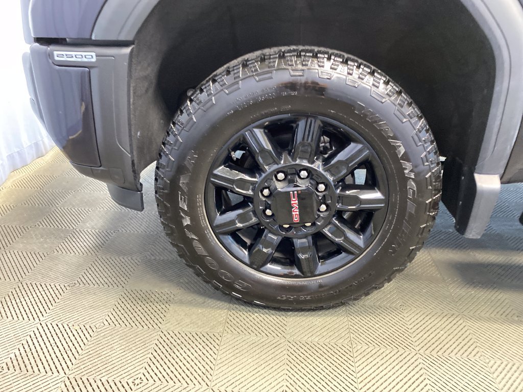 Used 2024 GMC Sierra 2500 AT4 w/ Technology Package AWD/4WD image 46