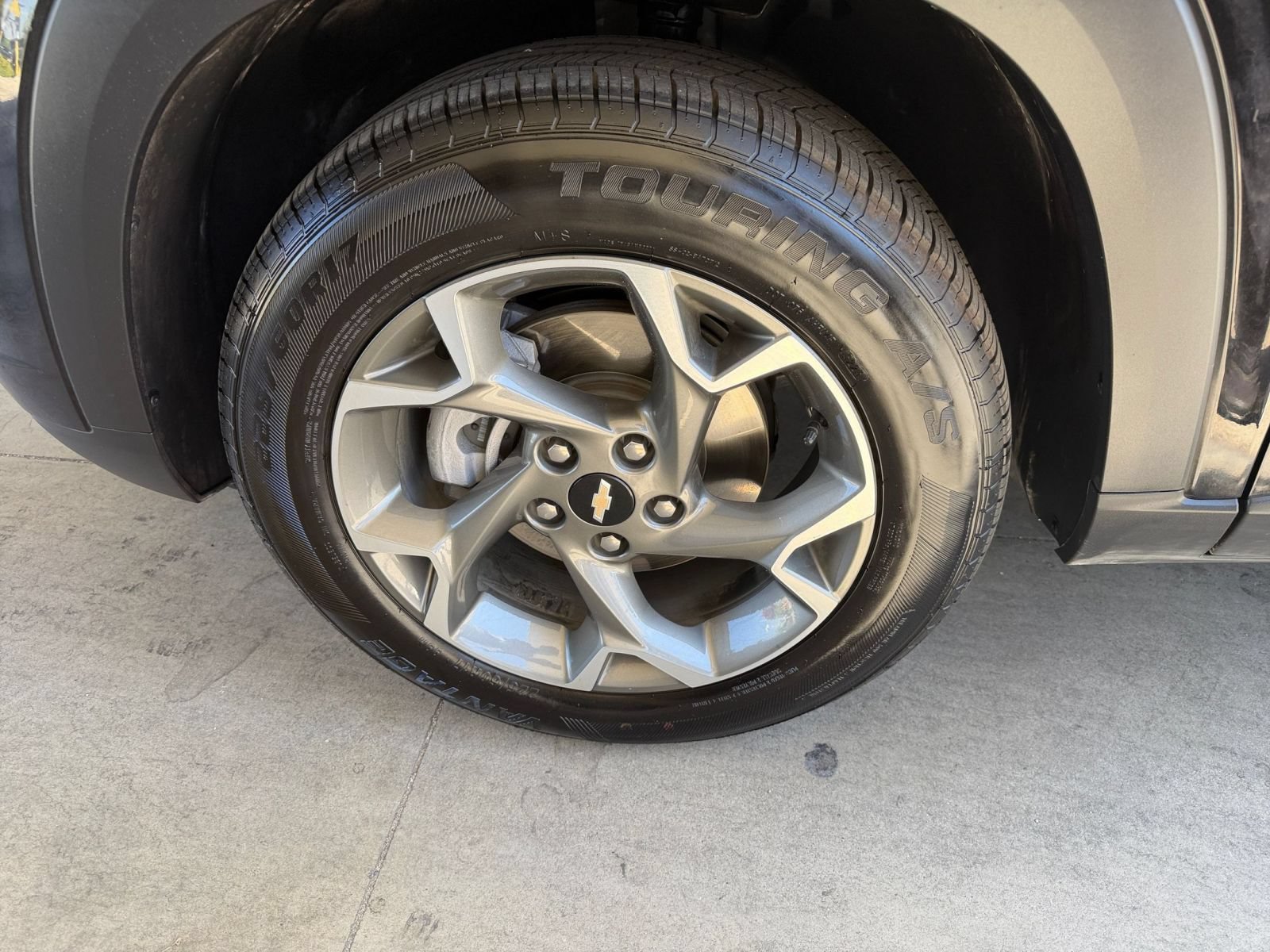 Used 2025 Chevrolet Trax LT FWD image 29
