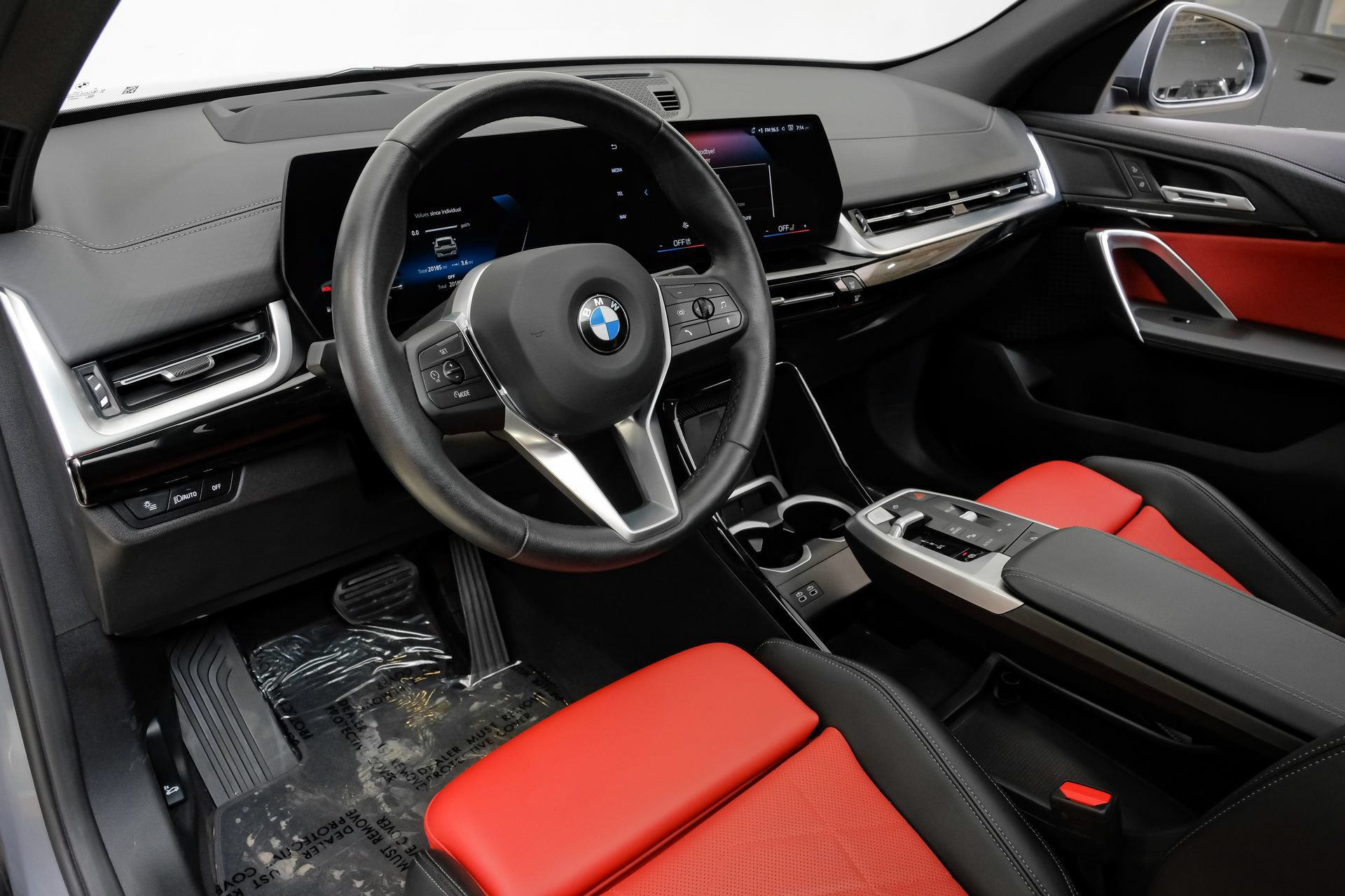 Used 2025 BMW X2 xDrive28i AWD/4WD image 3