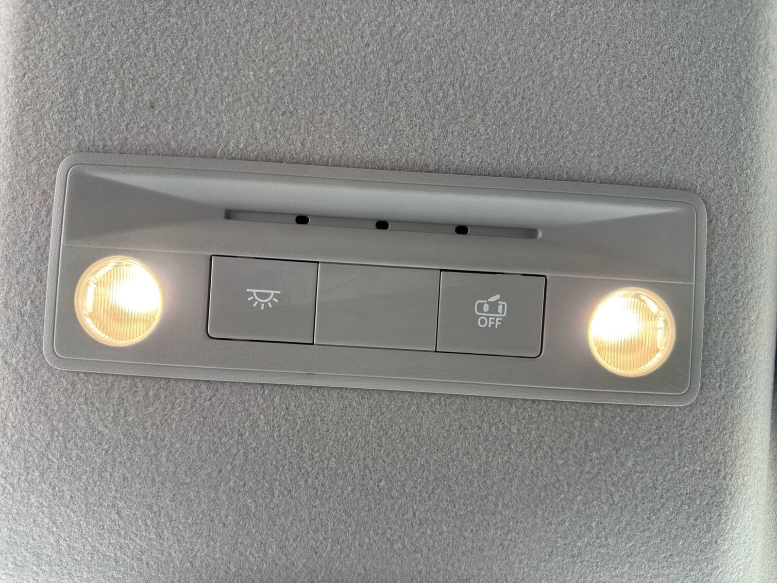 Certified 2025 Nissan Kicks SV FWD image 19
