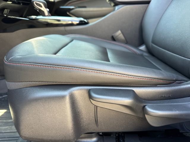 Used 2025 Chevrolet Trax RS image 14