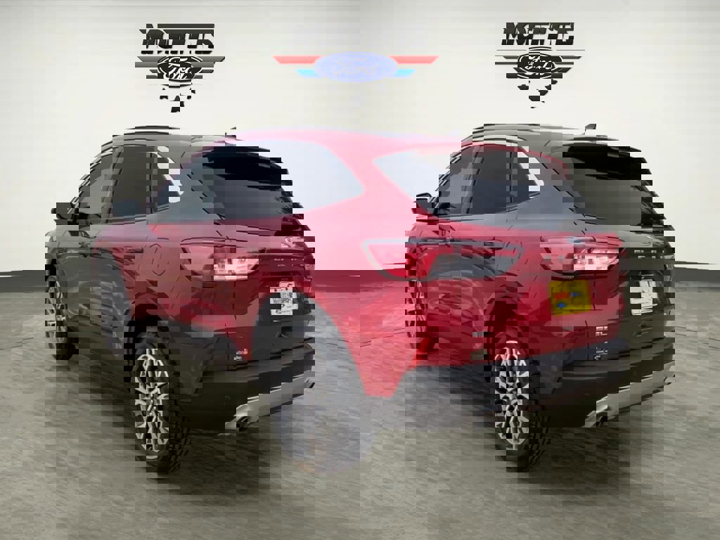 Used 2021 Ford Escape SEL w/ Technology Package image 3