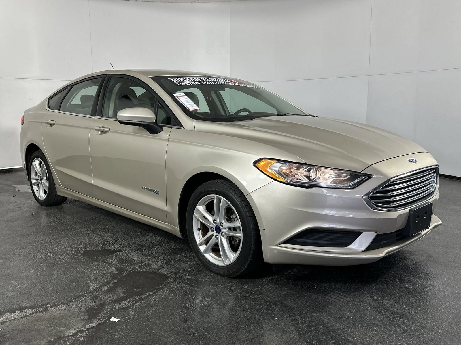 Used 2018 Ford Fusion S image 2
