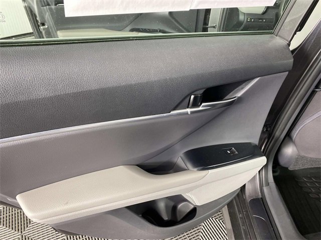 Used 2018 Toyota Camry LE image 26