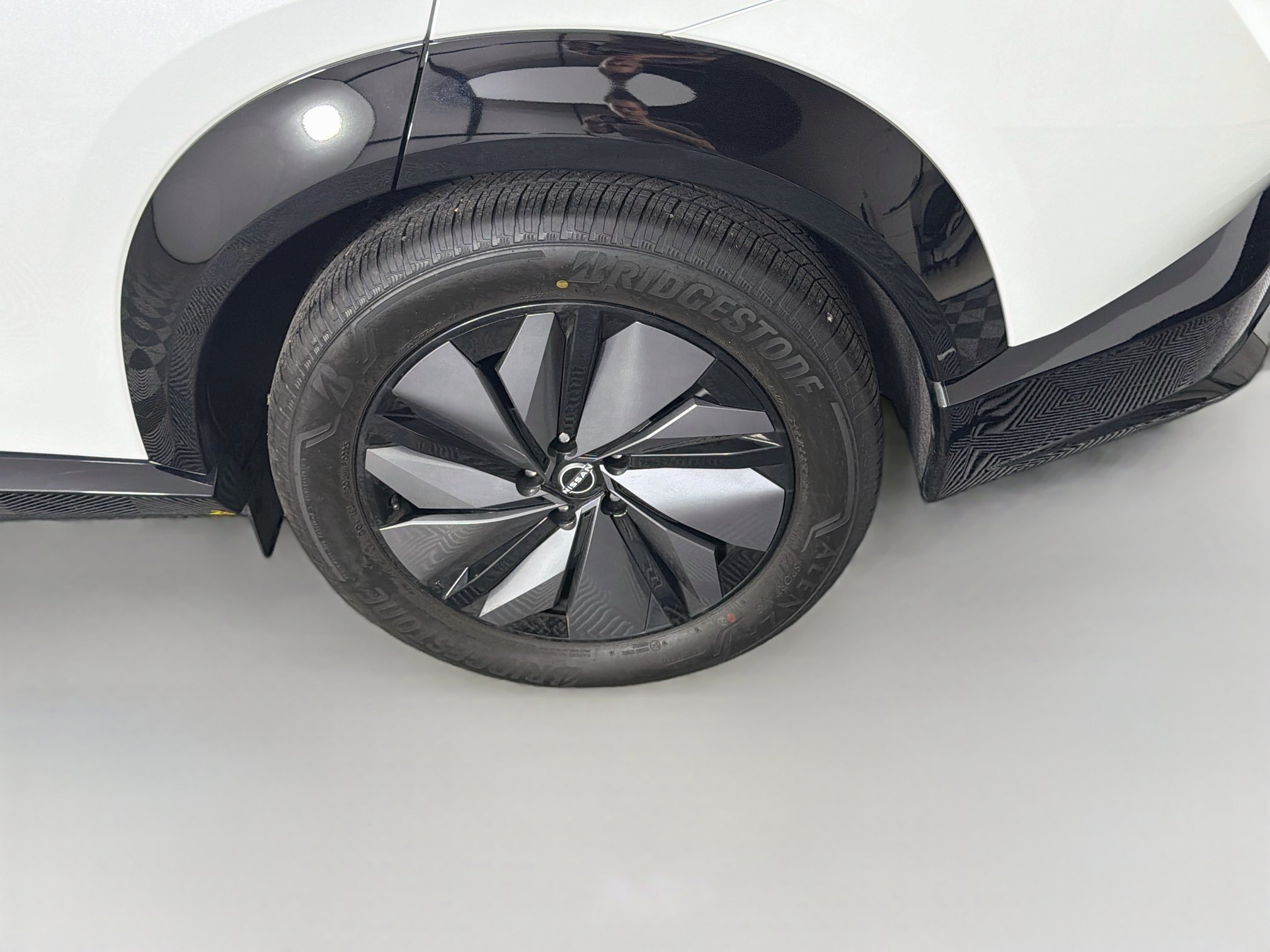 Used 2024 Nissan Ariya FWD image 11